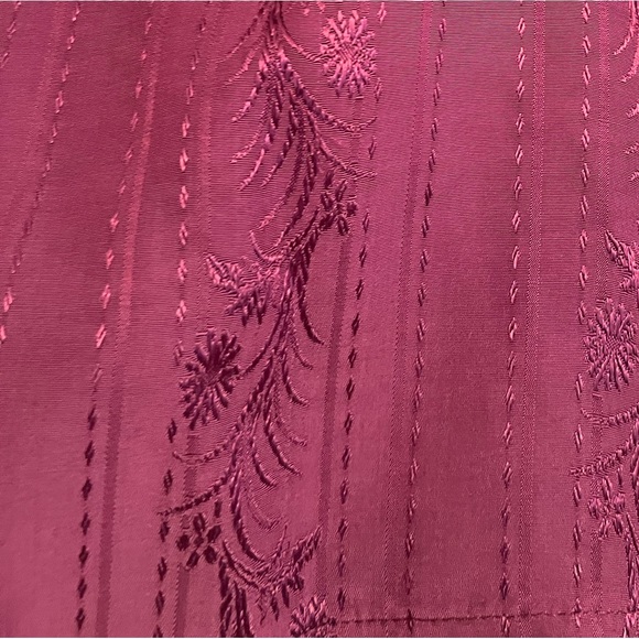 Kendall & Kylie | Cold Shoulder Crop | Small - Picture 4 of 4